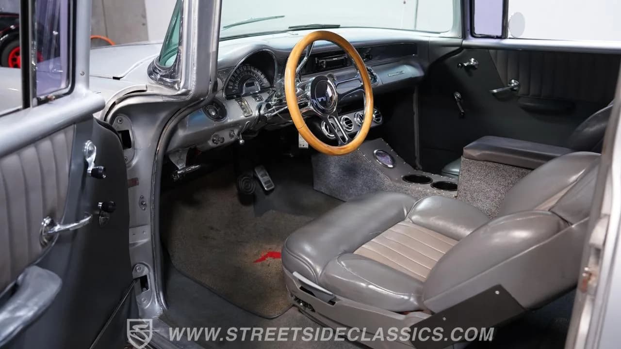 1955 Pontiac Chieftain - Thumbnail 4