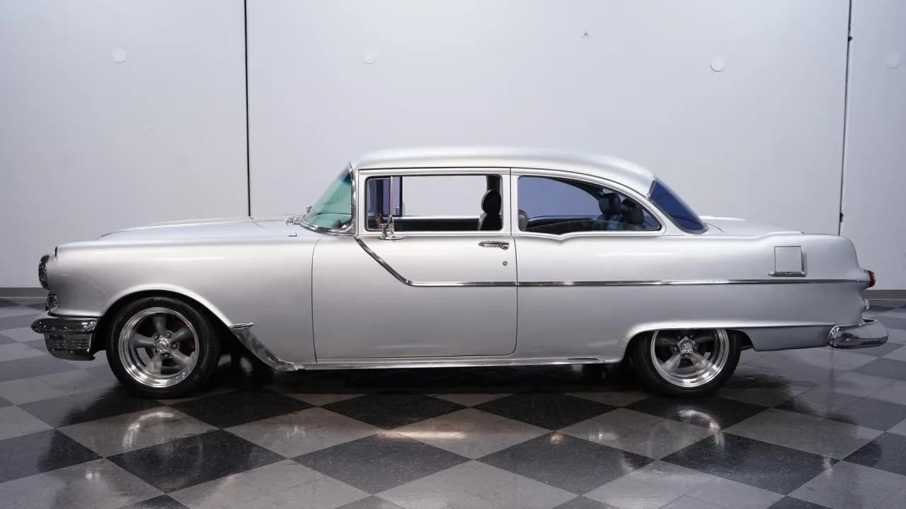 1955 Pontiac Chieftain - Thumbnail 2