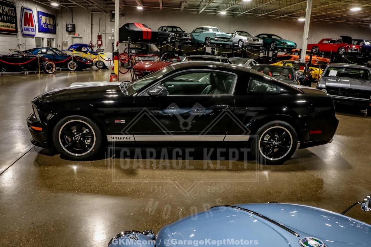 2007 Ford Mustang - Thumbnail 5