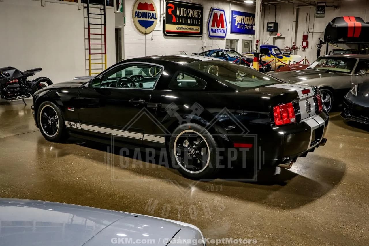 2007 Ford Mustang - Thumbnail 6