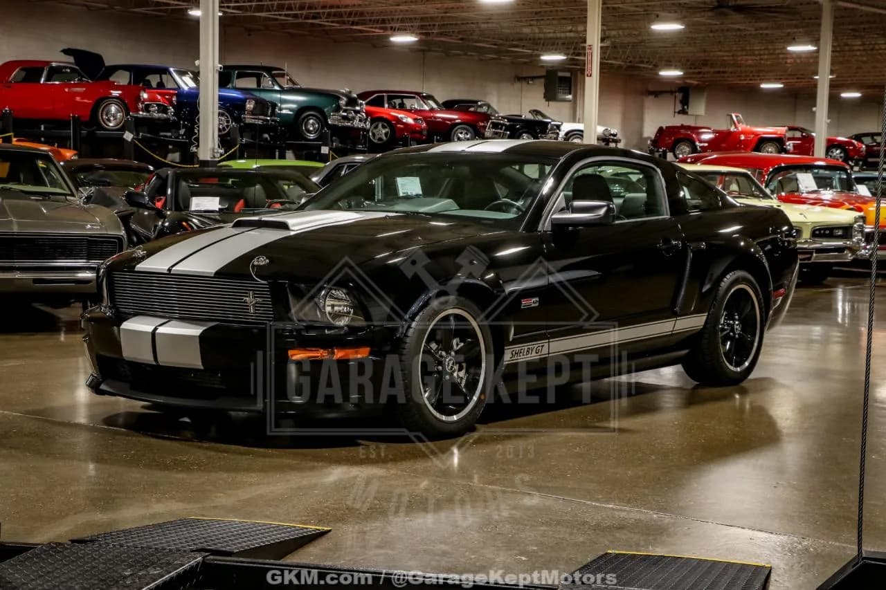 2007 Ford Mustang - Thumbnail 3