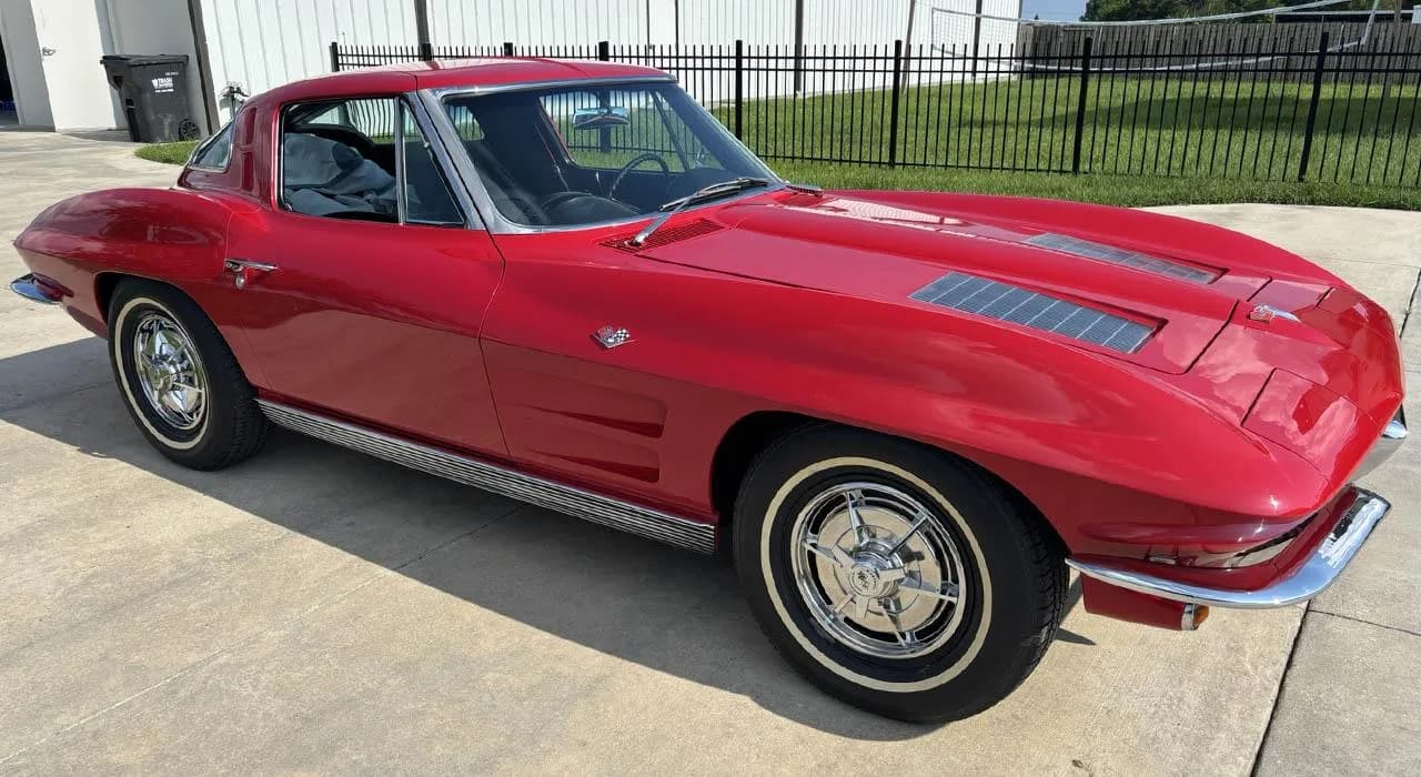1963 Chevrolet Corvette - Thumbnail 2