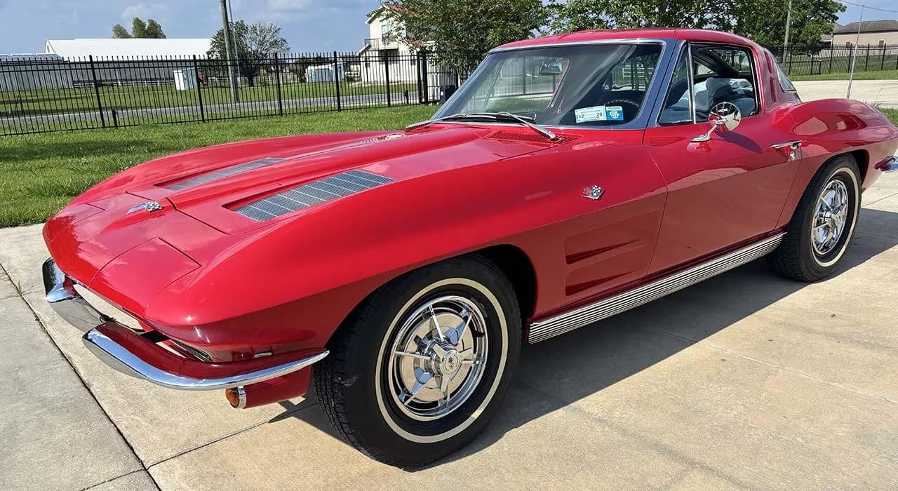 1963 Chevrolet Corvette - Thumbnail 3