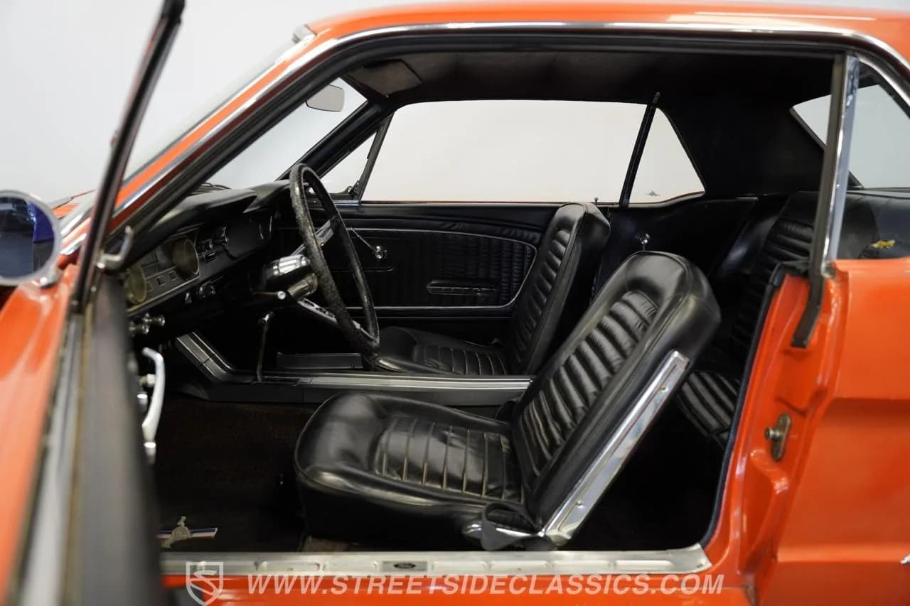 1965 Ford Mustang - Thumbnail 3