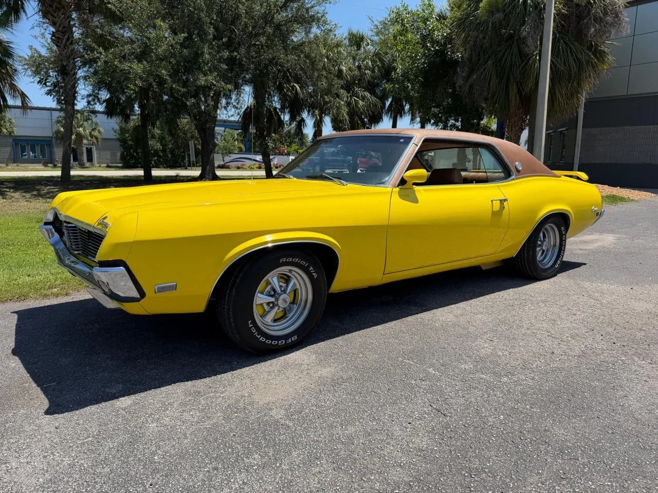 1969 Mercury Cougar XR-7 - Thumbnail 4