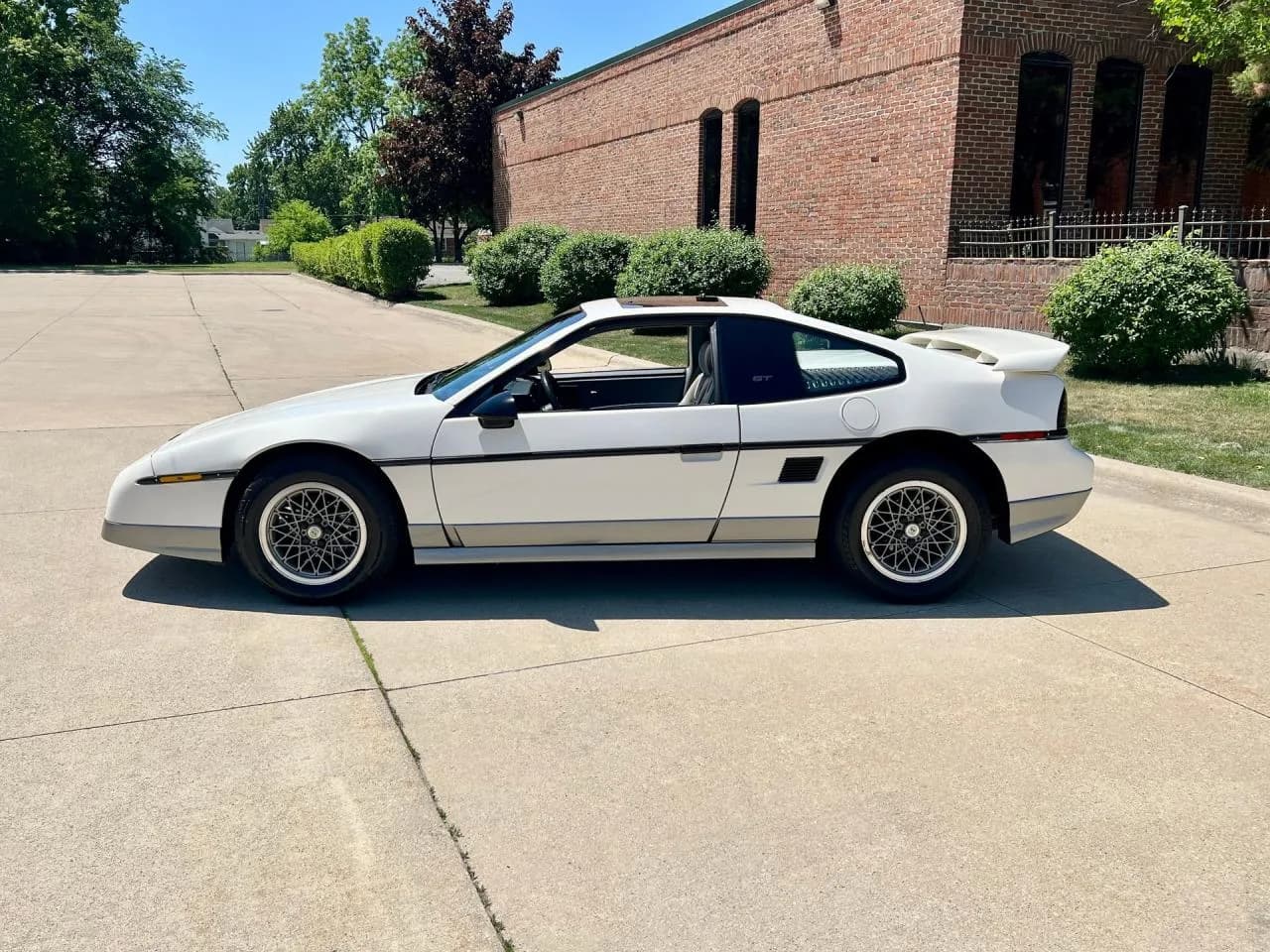 1985 Pontiac Fiero GT - Thumbnail 8