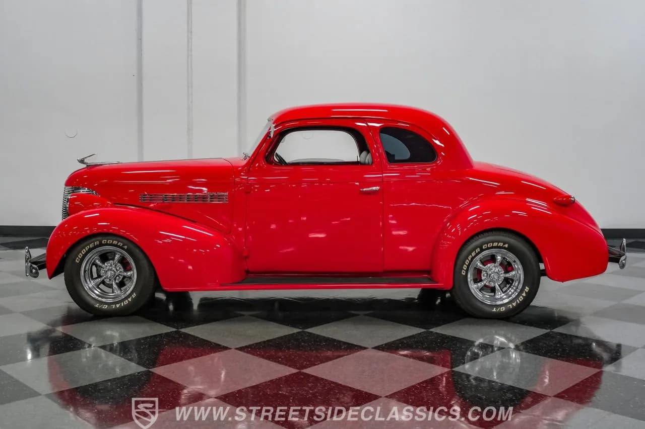 1939 Chevrolet Master Deluxe Business Coupe - Thumbnail 2
