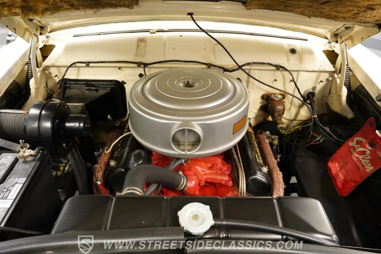 1956 Ford Fairlane Victoria - Thumbnail 3