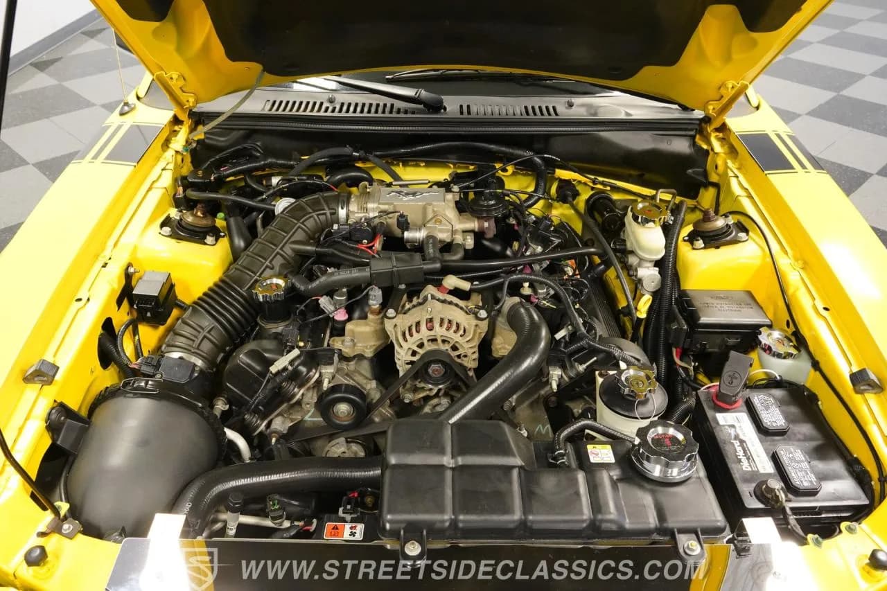 2004 Ford Mustang GT - Thumbnail 3