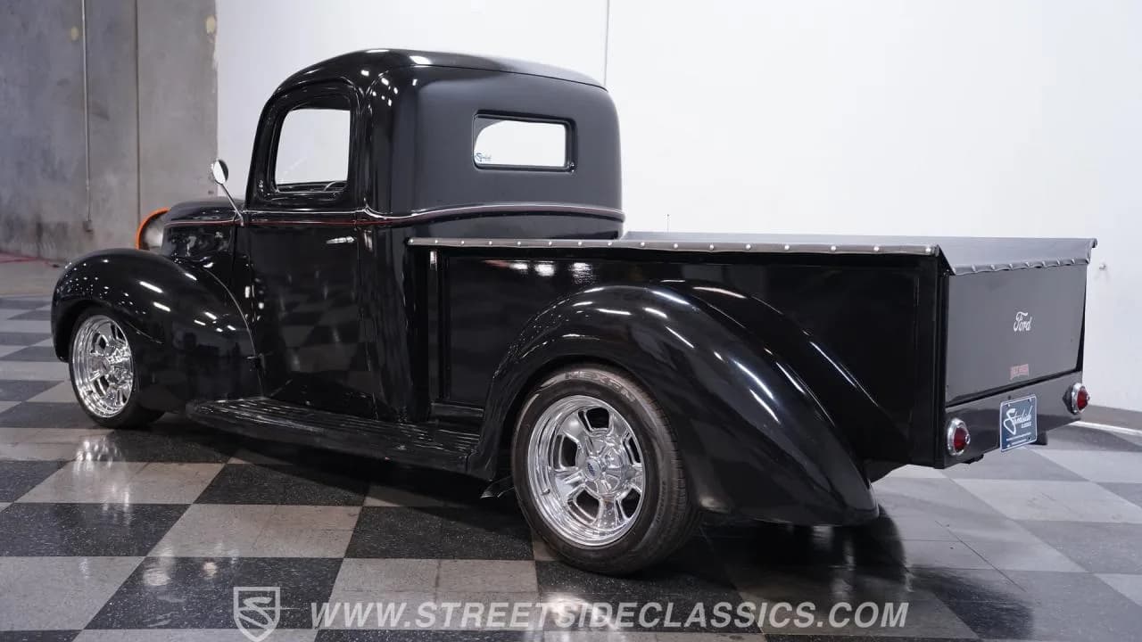 1940 Ford Pickup - Thumbnail 8