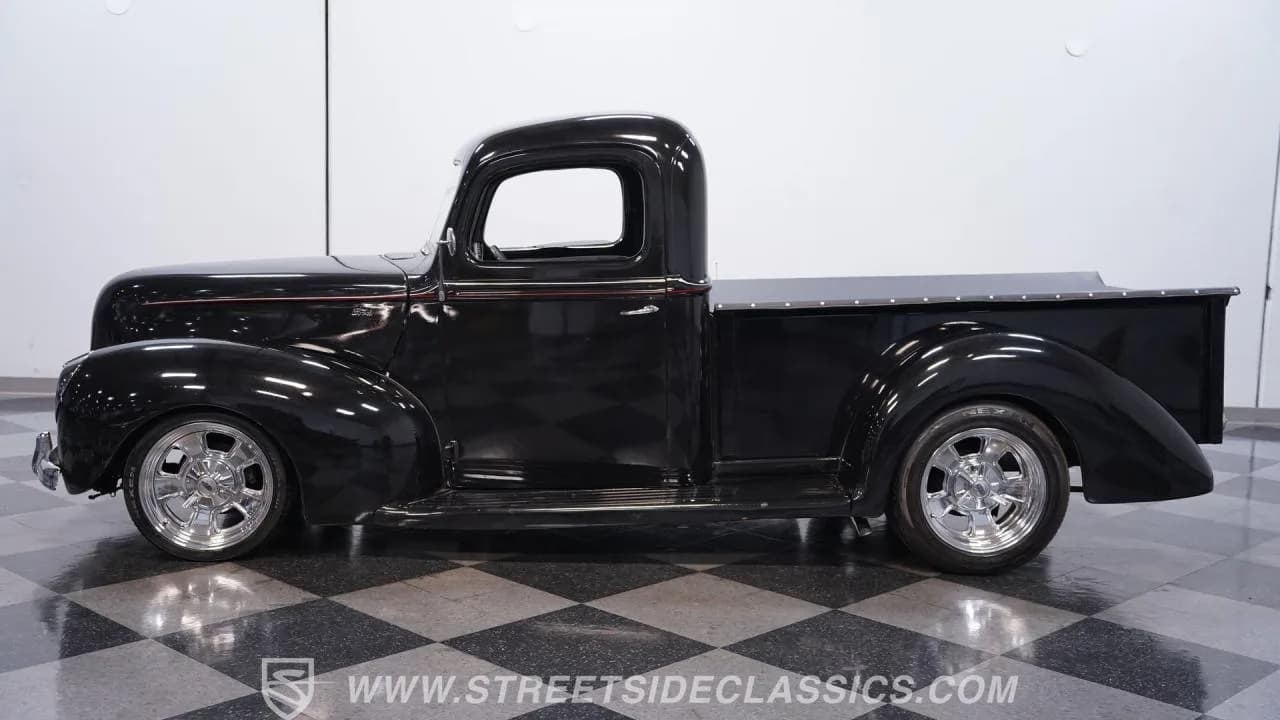 1940 Ford Pickup - Thumbnail 2