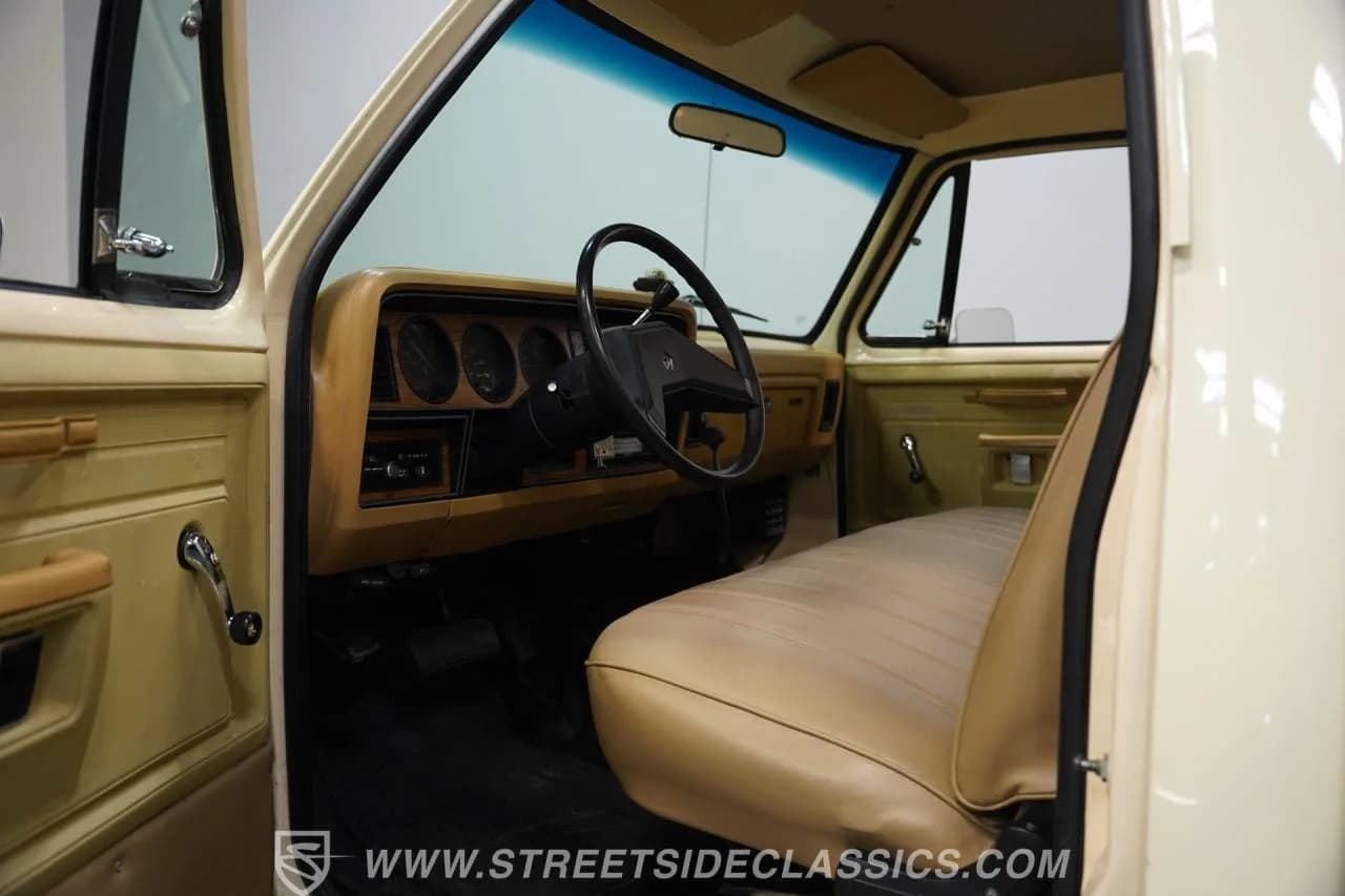 1986 Dodge Power Ram W150 4X4 - Thumbnail 4