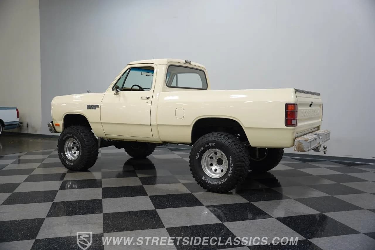 1986 Dodge Power Ram W150 4X4 - Thumbnail 8