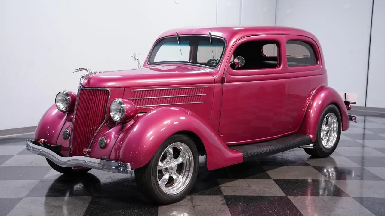 1936 Ford Deluxe Slantback - Thumbnail 5