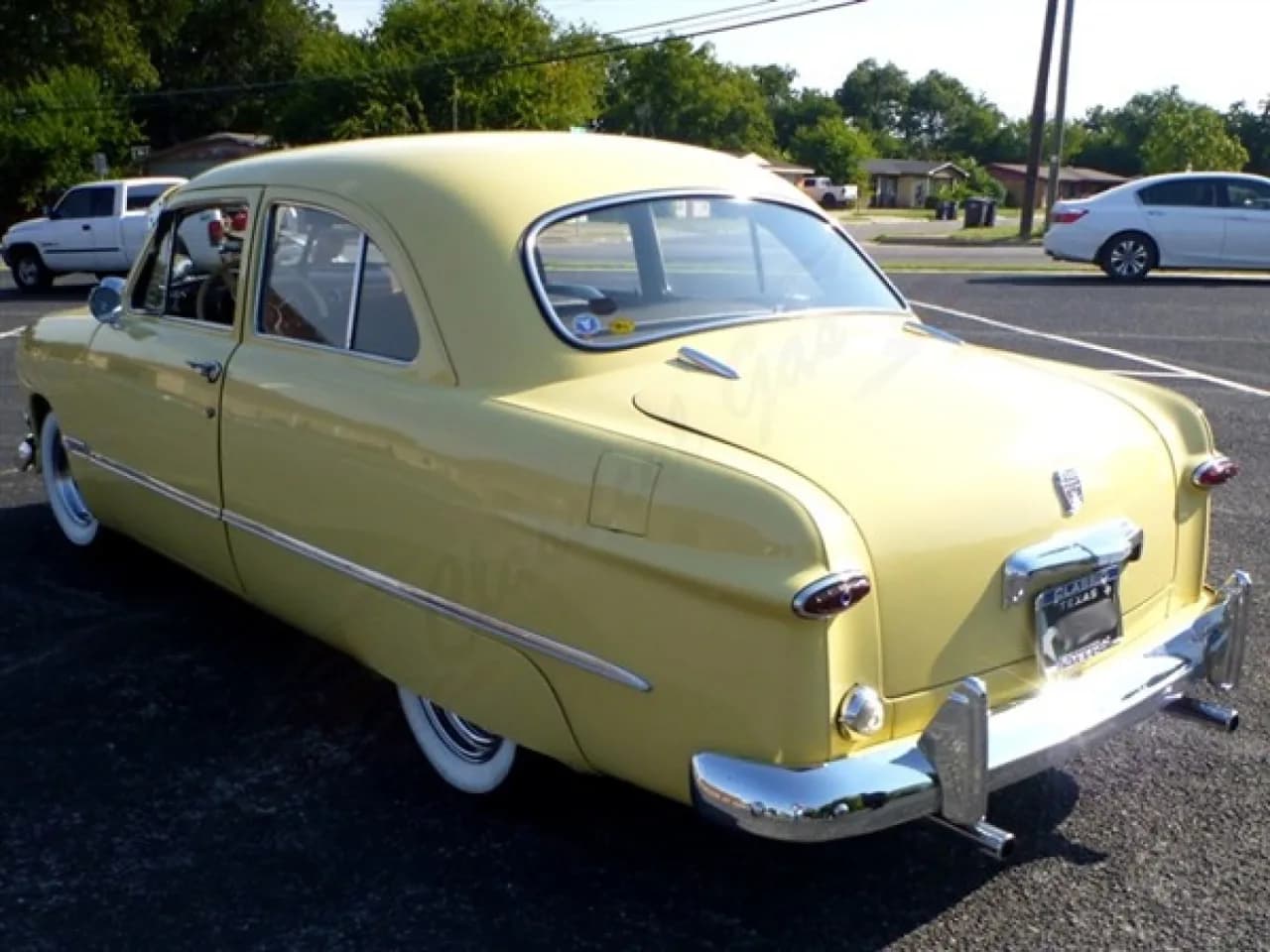 1950 Ford Custom Deluxe - Thumbnail 5