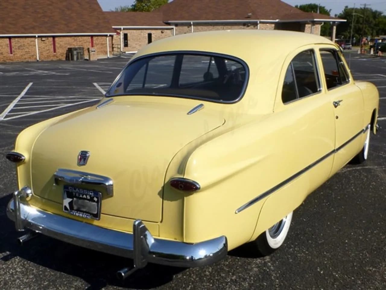 1950 Ford Custom Deluxe - Thumbnail 6
