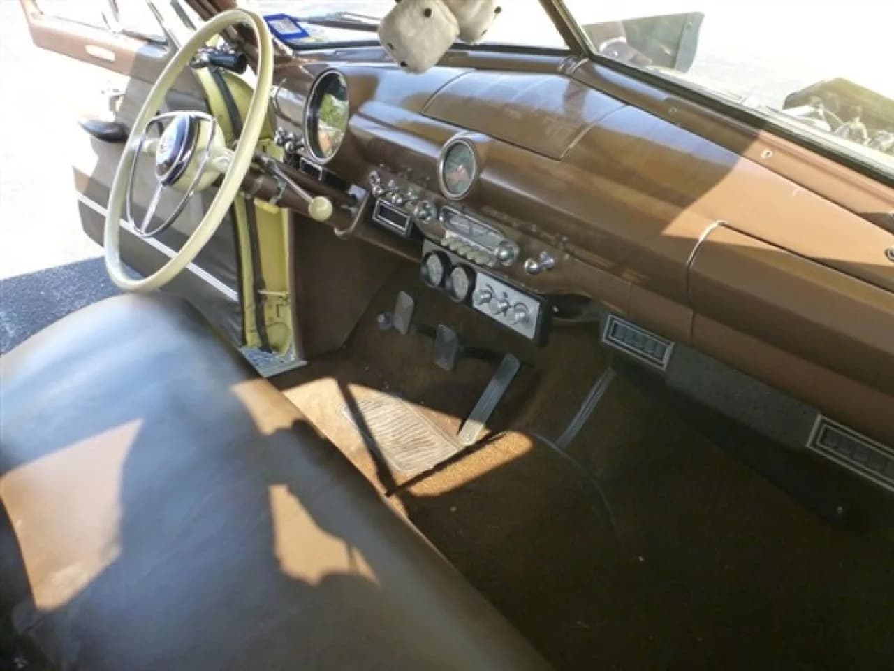 1950 Ford Custom Deluxe - Thumbnail 7