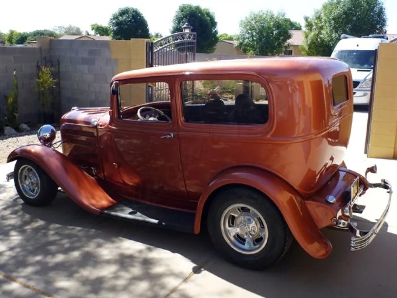 1932 Ford Tudor Sedan - Thumbnail 5