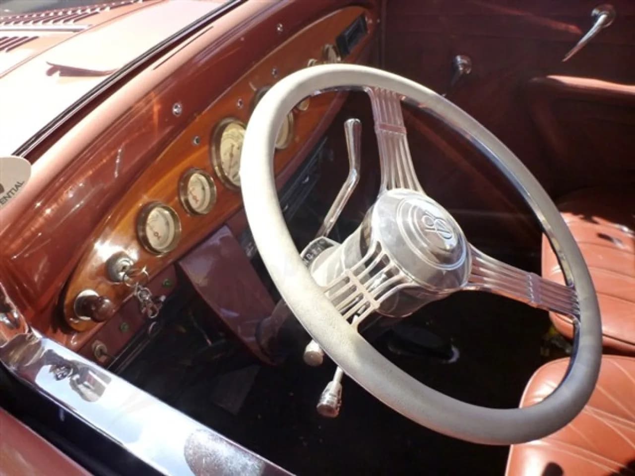 1932 Ford Tudor Sedan - Thumbnail 8