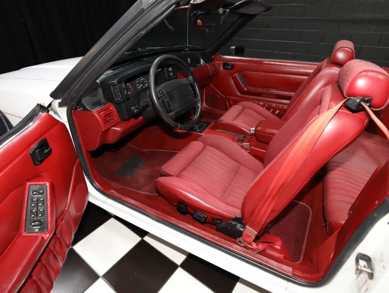 1991 Ford Mustang - Thumbnail 3