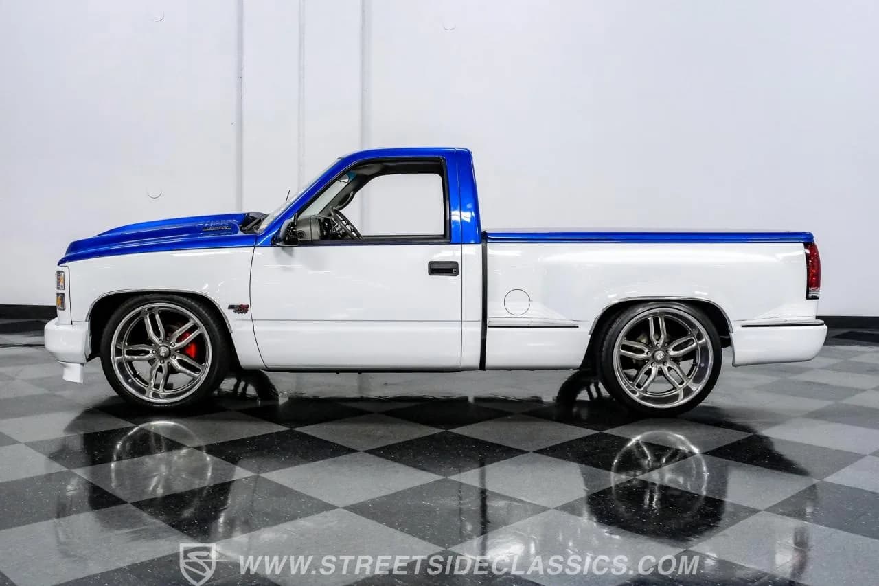 1997 Chevrolet C1500 Silverado Restomod - Thumbnail 2