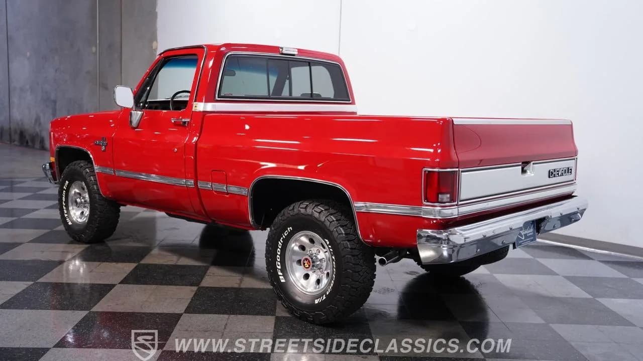 1986 Chevrolet K10 4x4 - Thumbnail 8