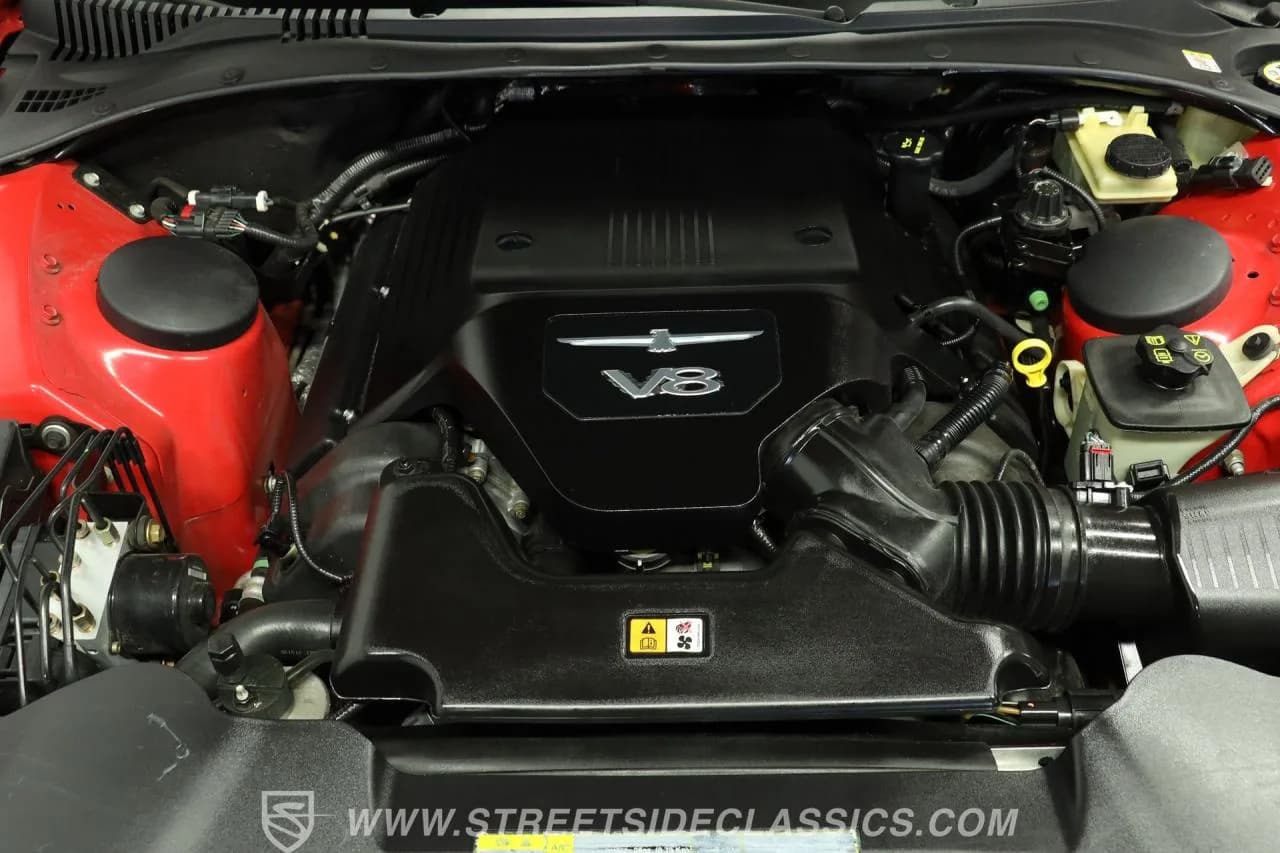 2005 Ford Thunderbird - Thumbnail 3