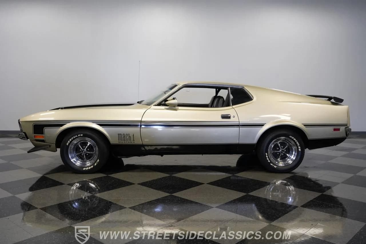 1971 Ford Mustang Mach 1 - Thumbnail 2