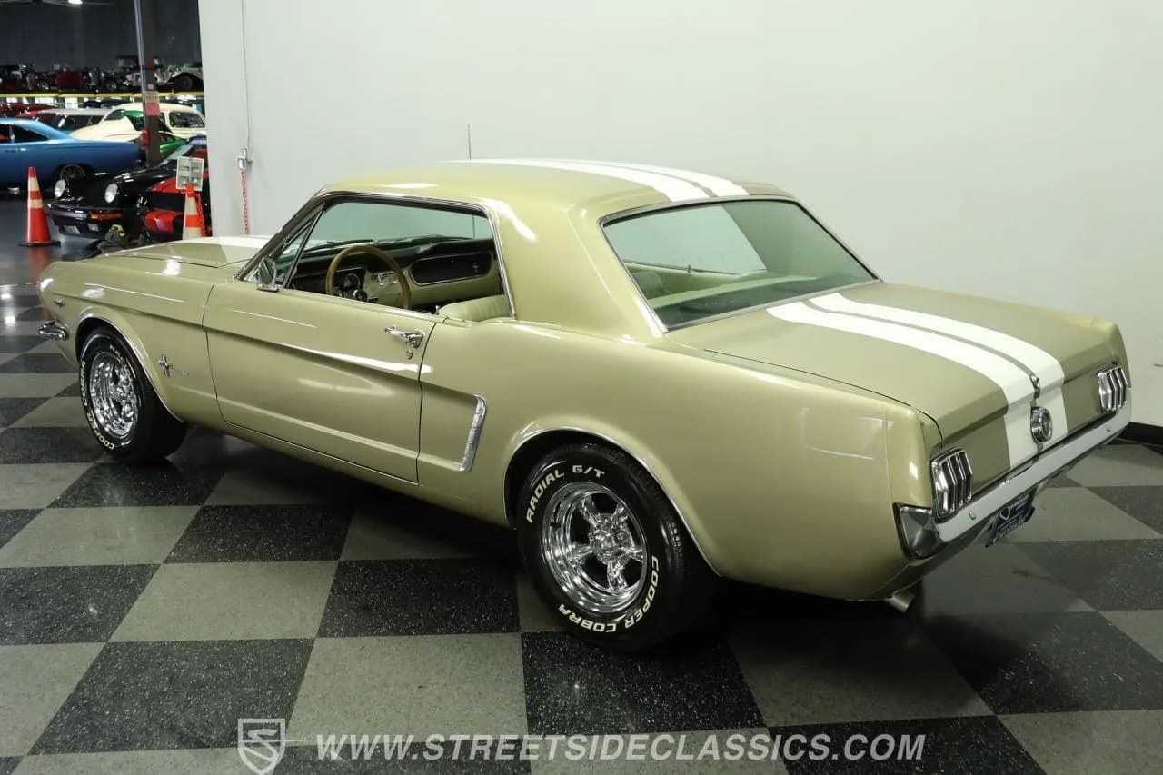1965 Ford Mustang - Thumbnail 7