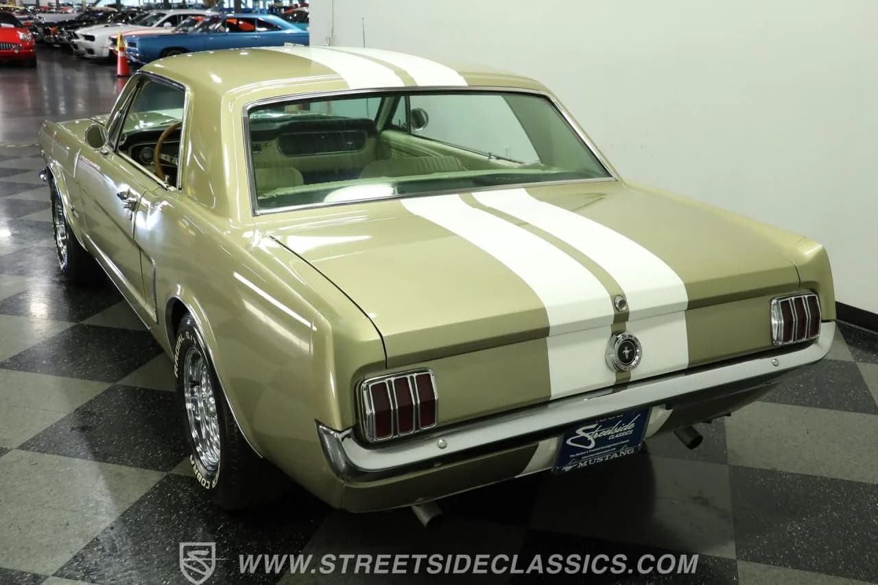 1965 Ford Mustang - Thumbnail 8