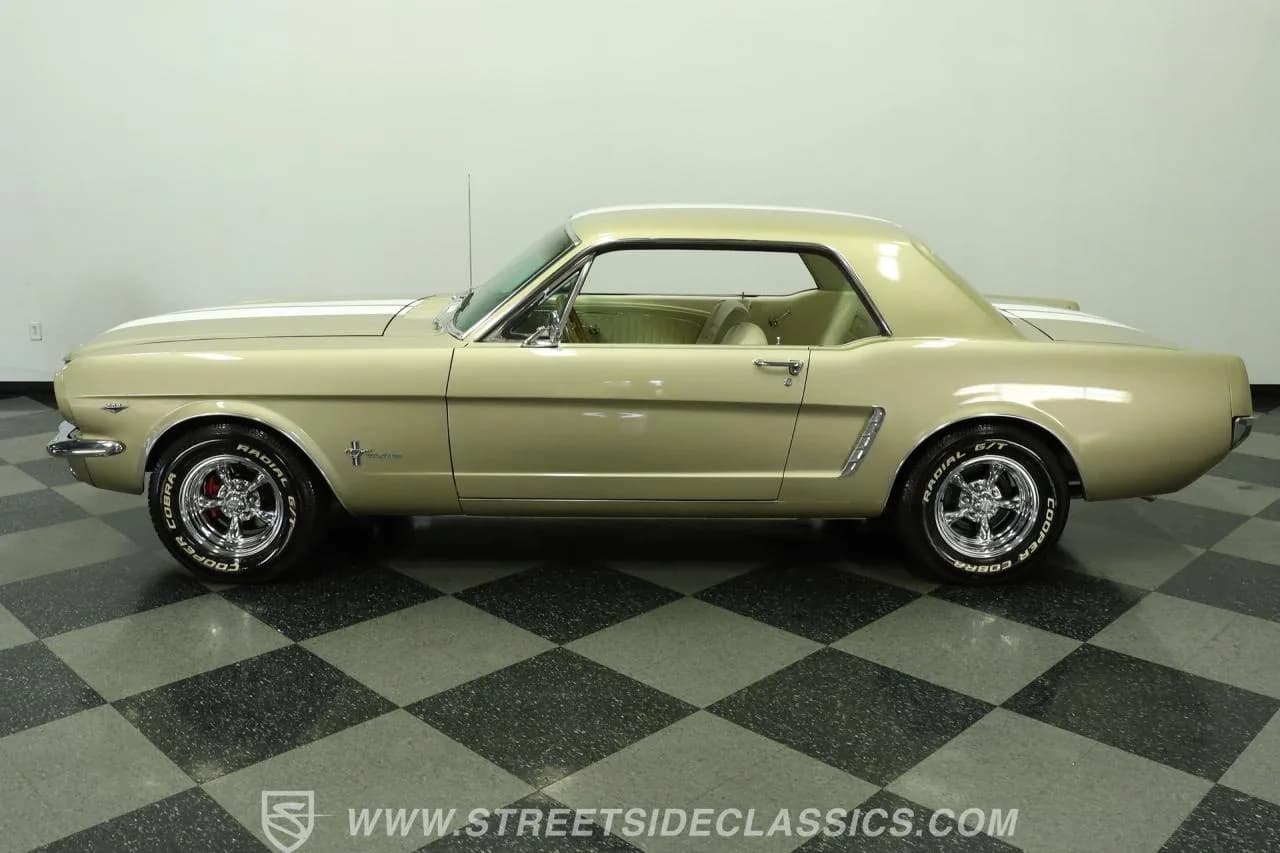 1965 Ford Mustang - Thumbnail 2