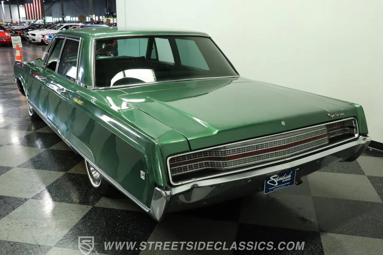1968 Chrysler New Yorker - Thumbnail 8