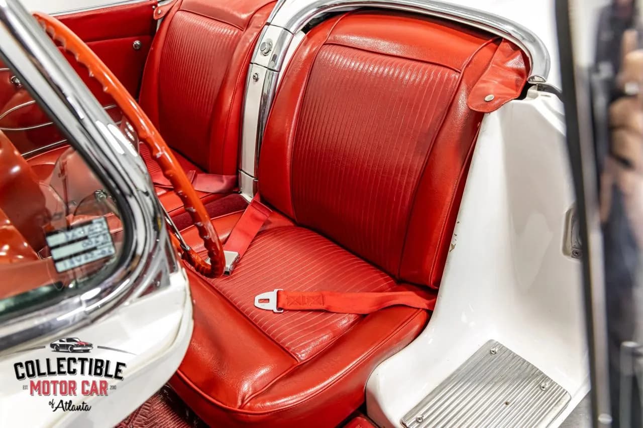 1961 Chevrolet Corvette - Thumbnail 4