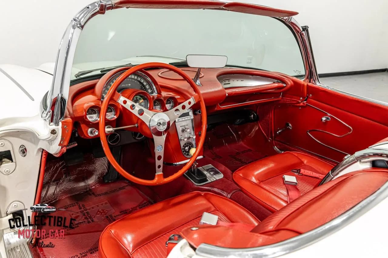 1961 Chevrolet Corvette - Thumbnail 3