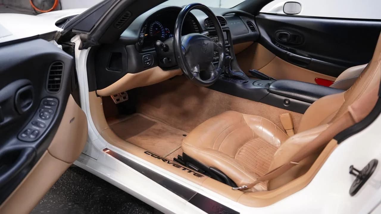 2004 Chevrolet Corvette - Thumbnail 4