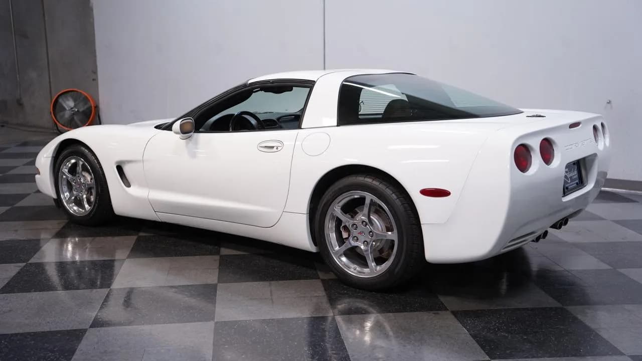2004 Chevrolet Corvette - Thumbnail 8