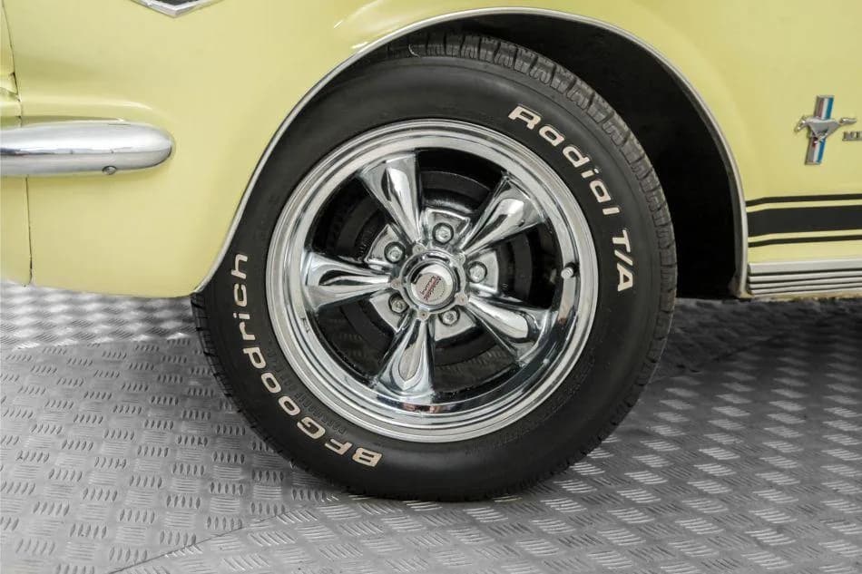 1966 Ford Mustang - Thumbnail 4