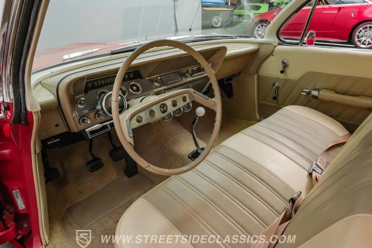 1961 Chevrolet Impala Bubble Top - Thumbnail 4