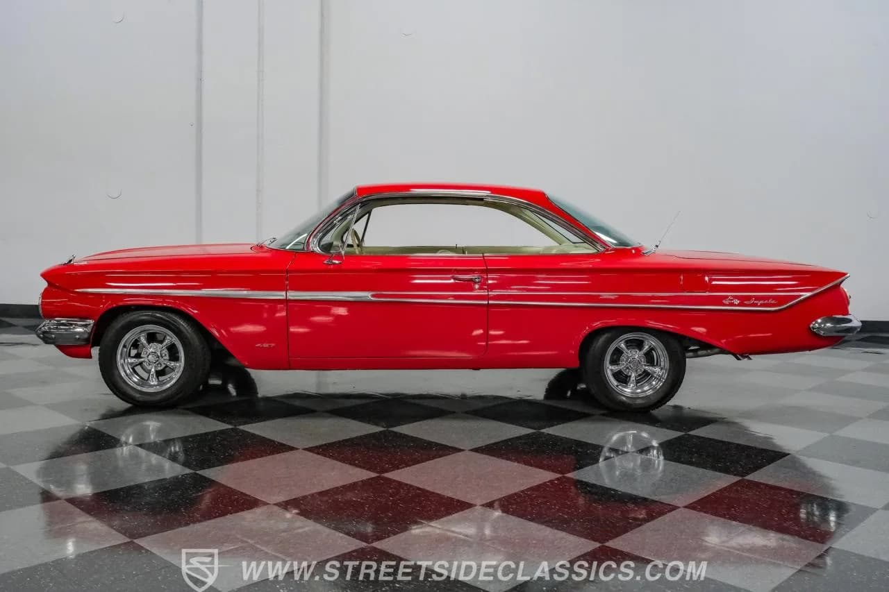 1961 Chevrolet Impala Bubble Top - Thumbnail 7