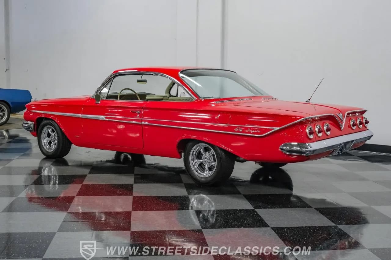 1961 Chevrolet Impala Bubble Top - Thumbnail 8
