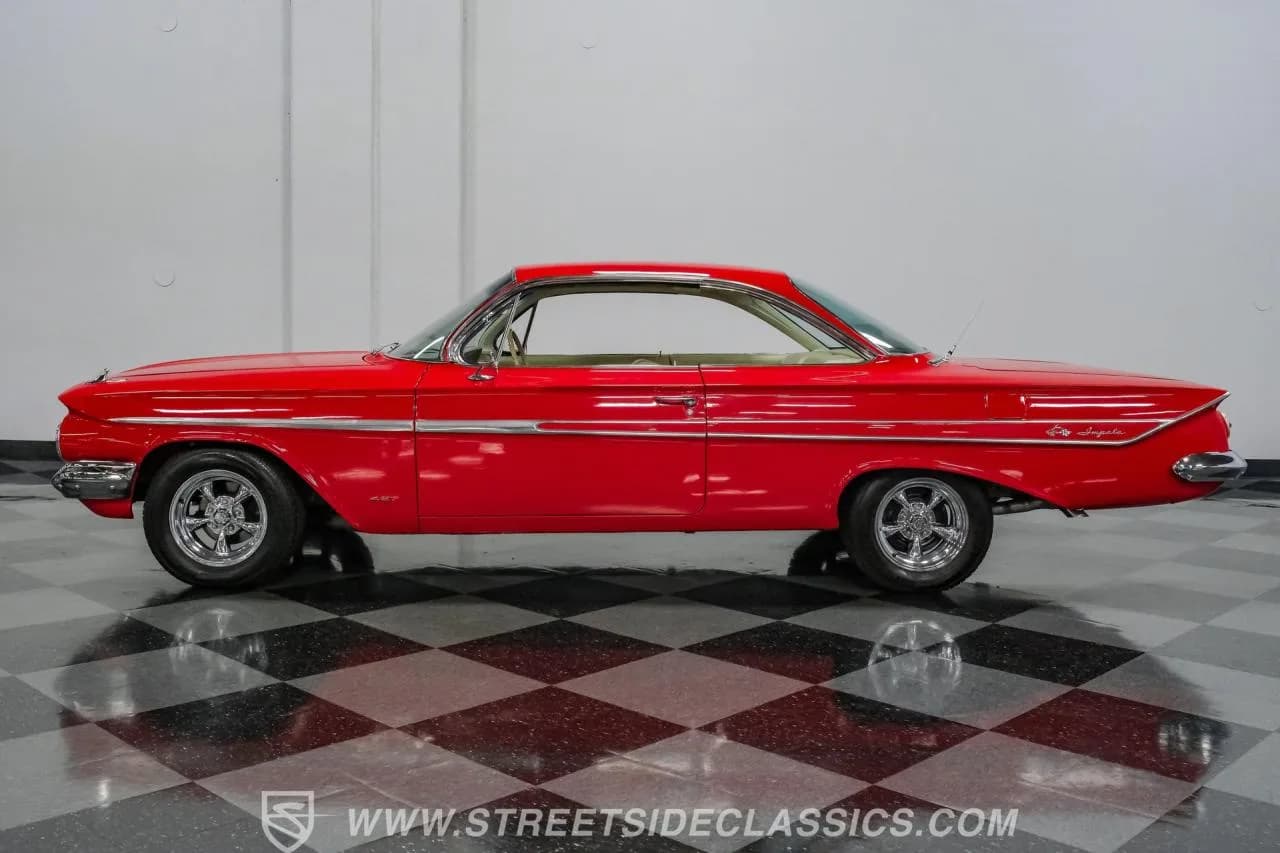 1961 Chevrolet Impala Bubble Top - Thumbnail 2