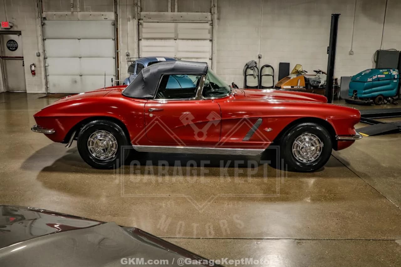 1962 Chevrolet Corvette - Thumbnail 8