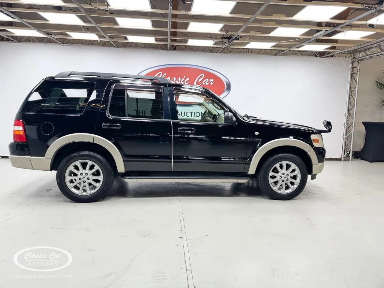 2010 Ford Explorer - Thumbnail 6
