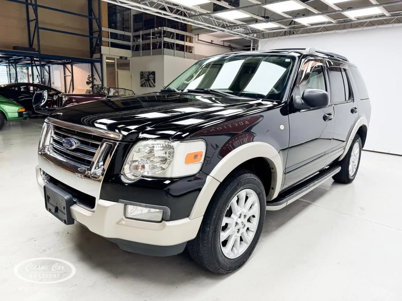 2010 Ford Explorer - Thumbnail 3
