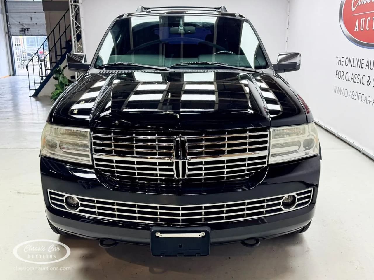2007 Lincoln Navigator - Thumbnail 2