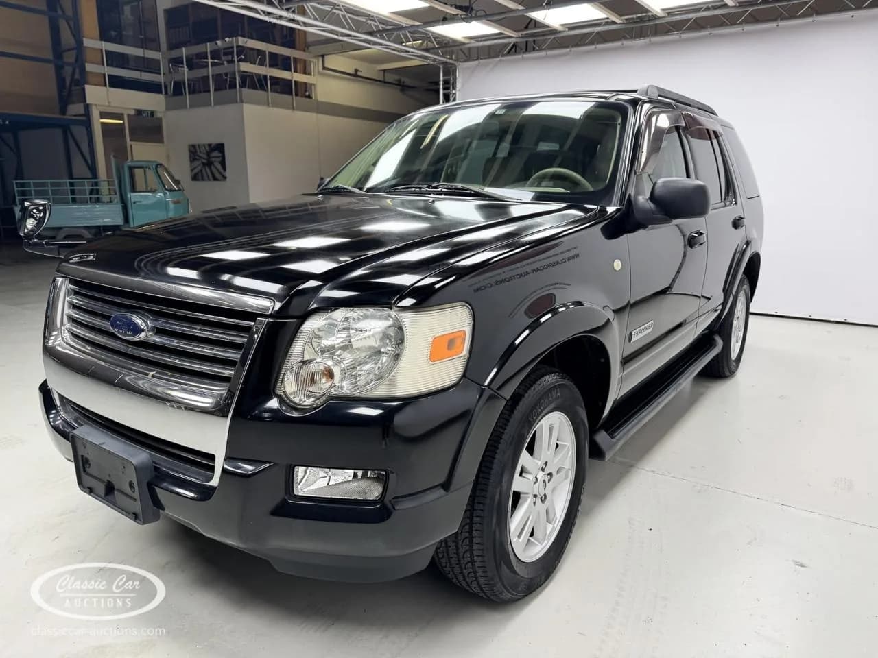 2008 Ford Explorer - Thumbnail 3