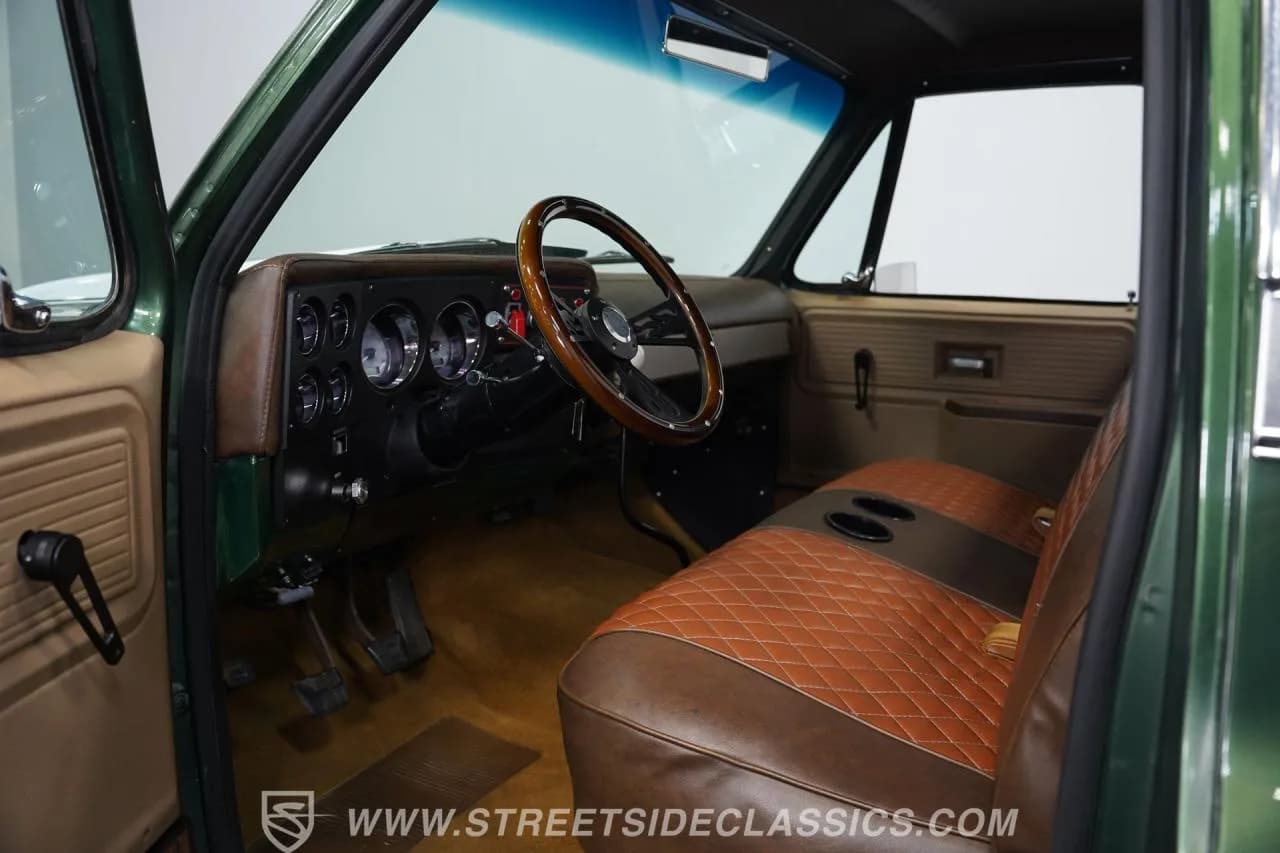 1974 Chevrolet C10 Stepside LS Restomod - Thumbnail 4