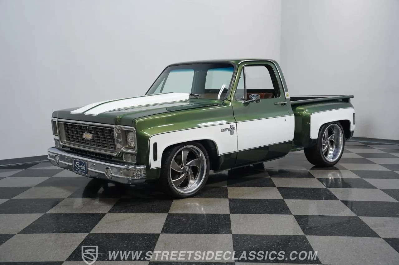 1974 Chevrolet C10 Stepside LS Restomod - Thumbnail 6