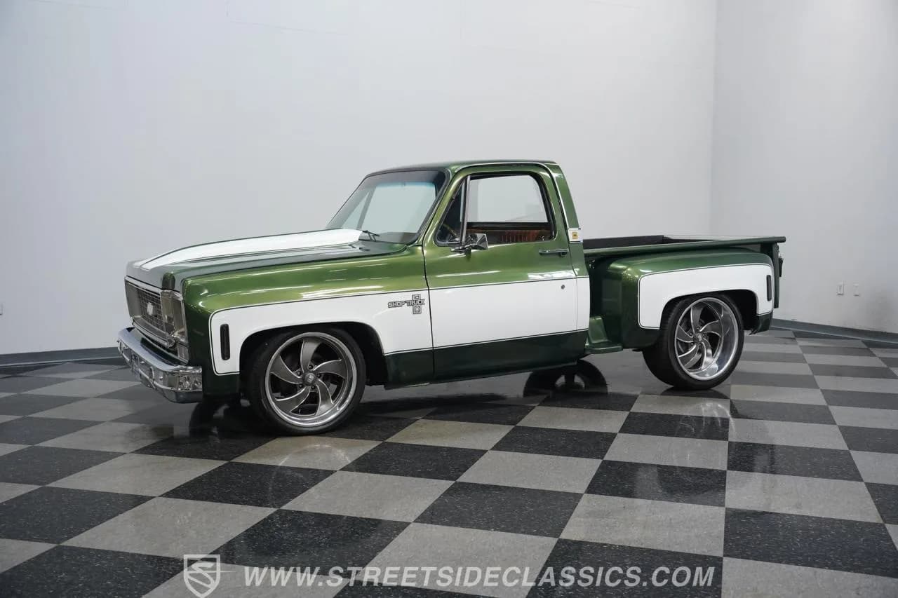 1974 Chevrolet C10 Stepside LS Restomod - Thumbnail 7