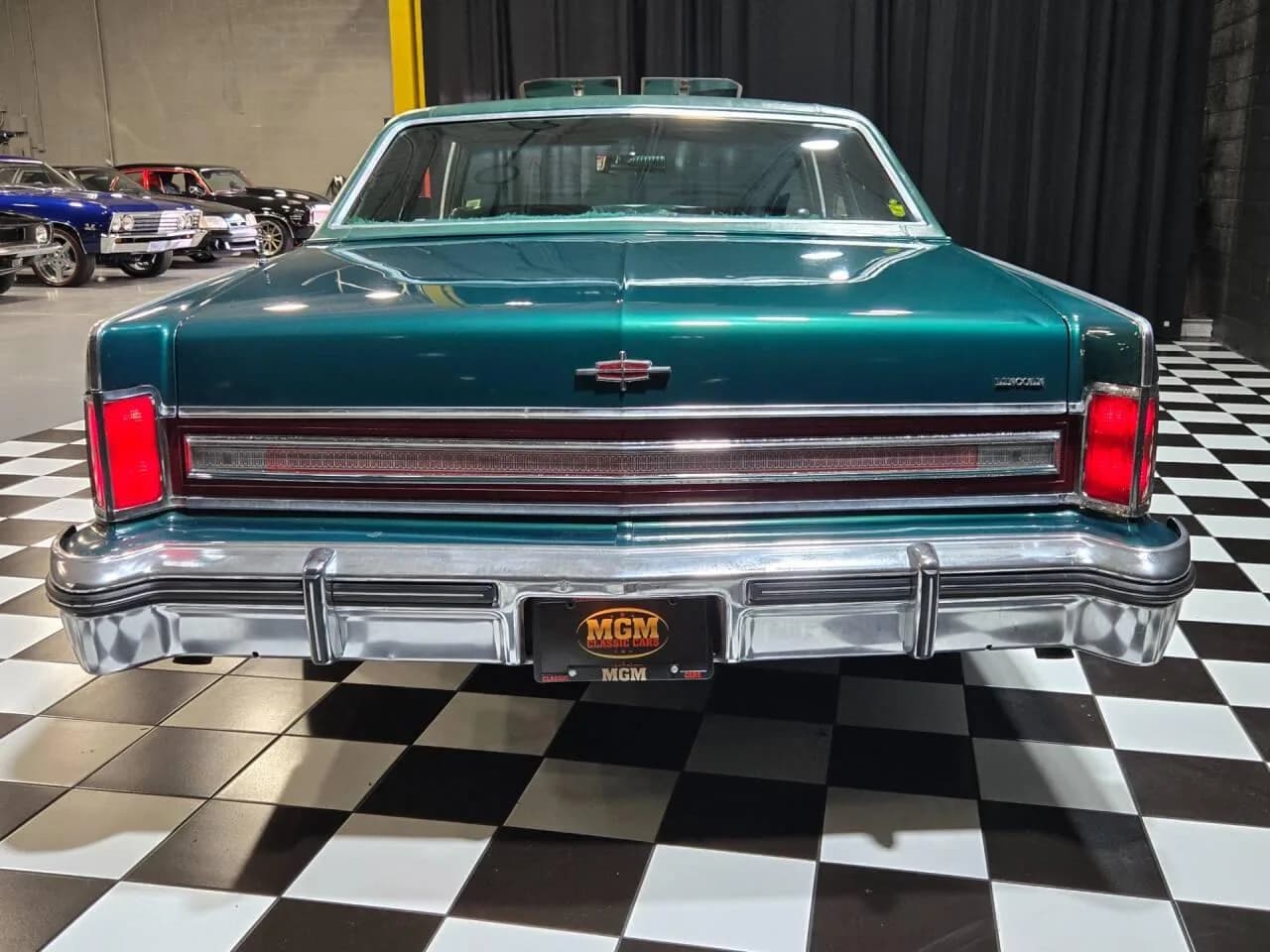 1975 Lincoln Continental - Thumbnail 4